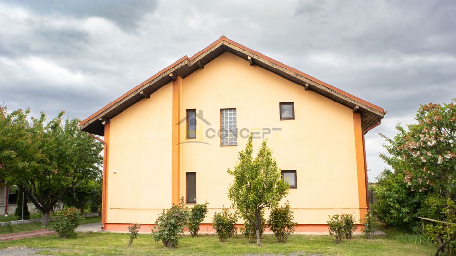Vila spatioasa pt doua familii 10 camere Clinceni Monumentul Eroilor - Poză 1