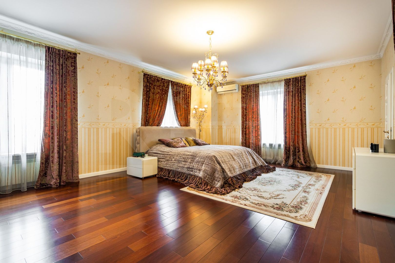 Chirie, casă, 3 nivele, 8 camere, str. Universității, Centru - Poză 11