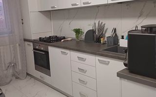 Apartament 2 camere, Cetate, zona piata, et.3, renovat - Poză 2