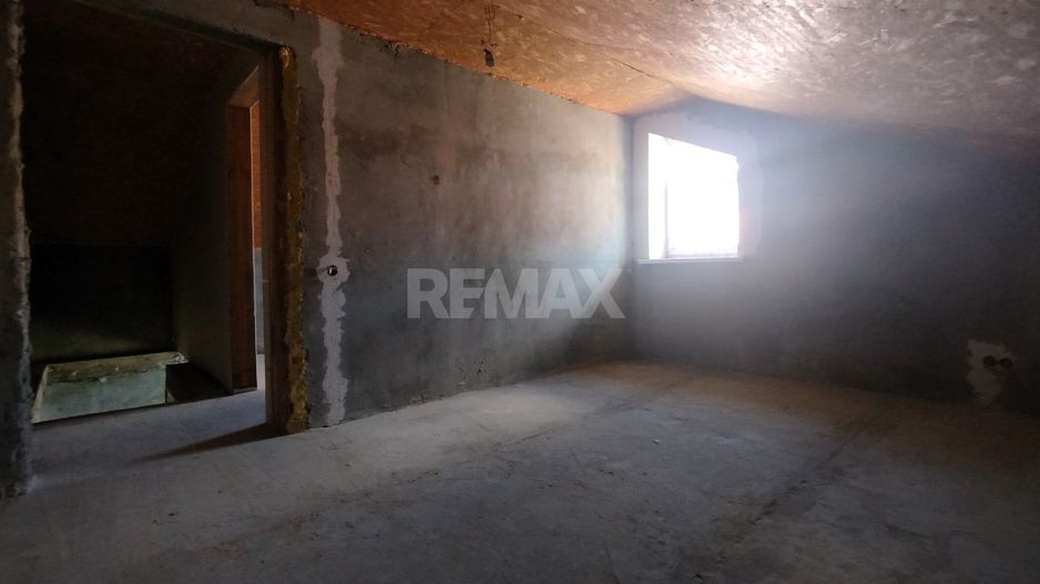 Locuință de 74 m² în Chetrosu, aproape de traseul R2 – potrivită de amenajare după propriul gust - Poză 8