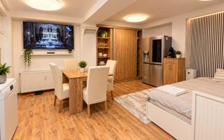 Imobil cu configurație unică  – CENTRUL ISTORIC AL BRAȘOVULUI - Poză 2
