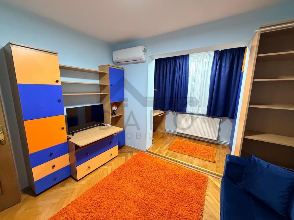 Apartament de inchiriat 3 camere, 2 bai. -situat pe strada Livezeni - Poză 1