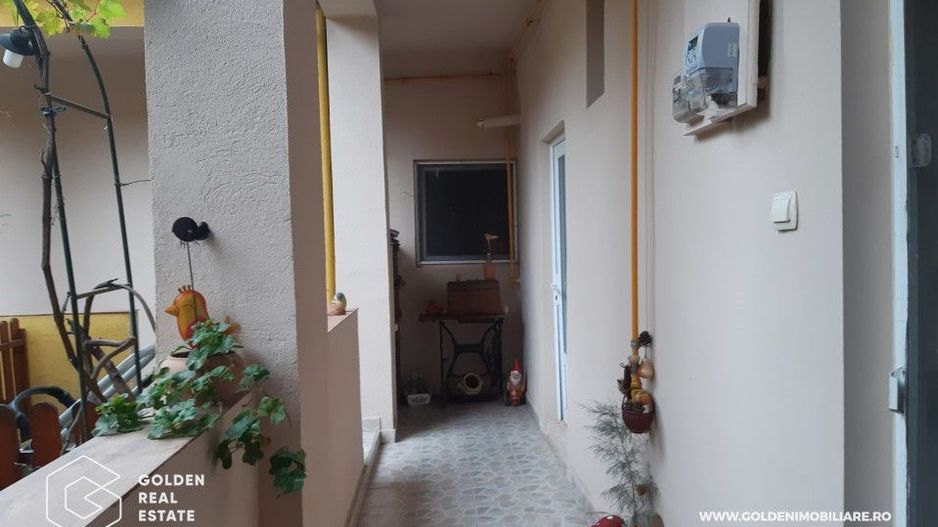 Casa mare, cu 4 apartamente a cate 1, 2, 3 și 4 camere fiecare - Poză 31