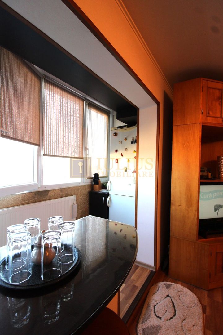 Apartament spatios, 3 camere, semidecomandat, Calea Buziasului - Poză 15