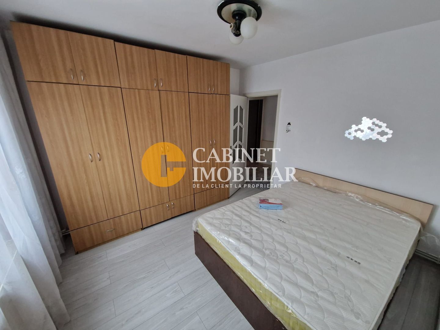 2 Camere Decomandat-mobilat/utilat- Zona Alexandru cel Bun-Familial - Poză 3