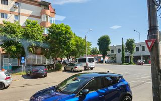Spațiu comercial/birouri–Parter de casă, langa Cafetarie si Institut! - Poză 9