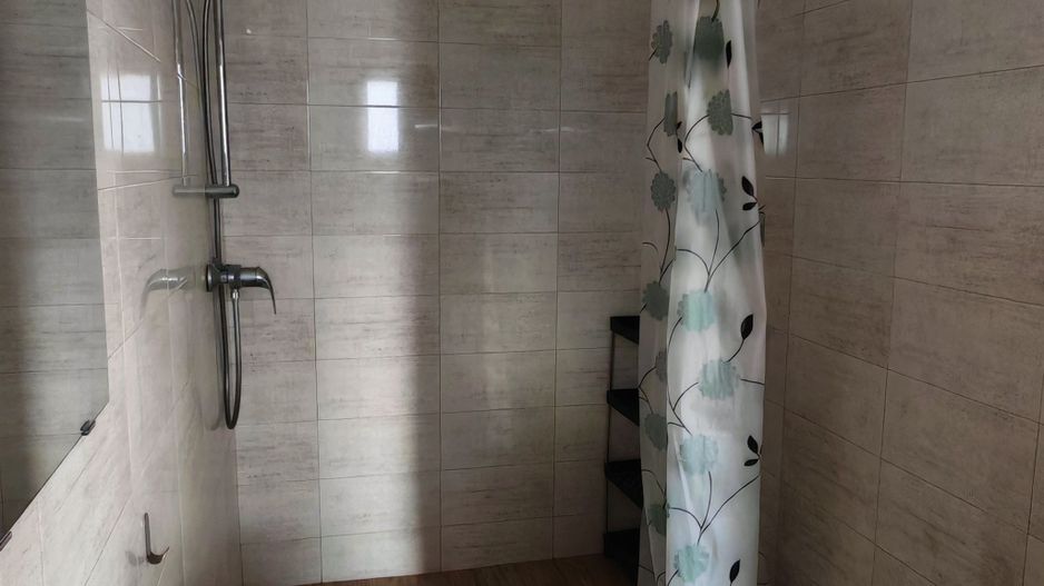 Vila tip duplex S+P+E cartier IZVOR Tarlungeni semimobilata179000 euro - Poză 29