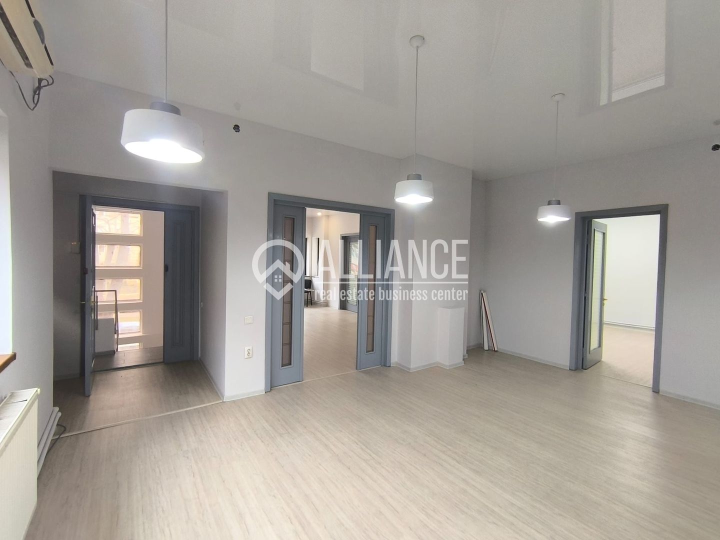 Capitol Bulevardul Mamaia Vila D+2E+M - Poză 11