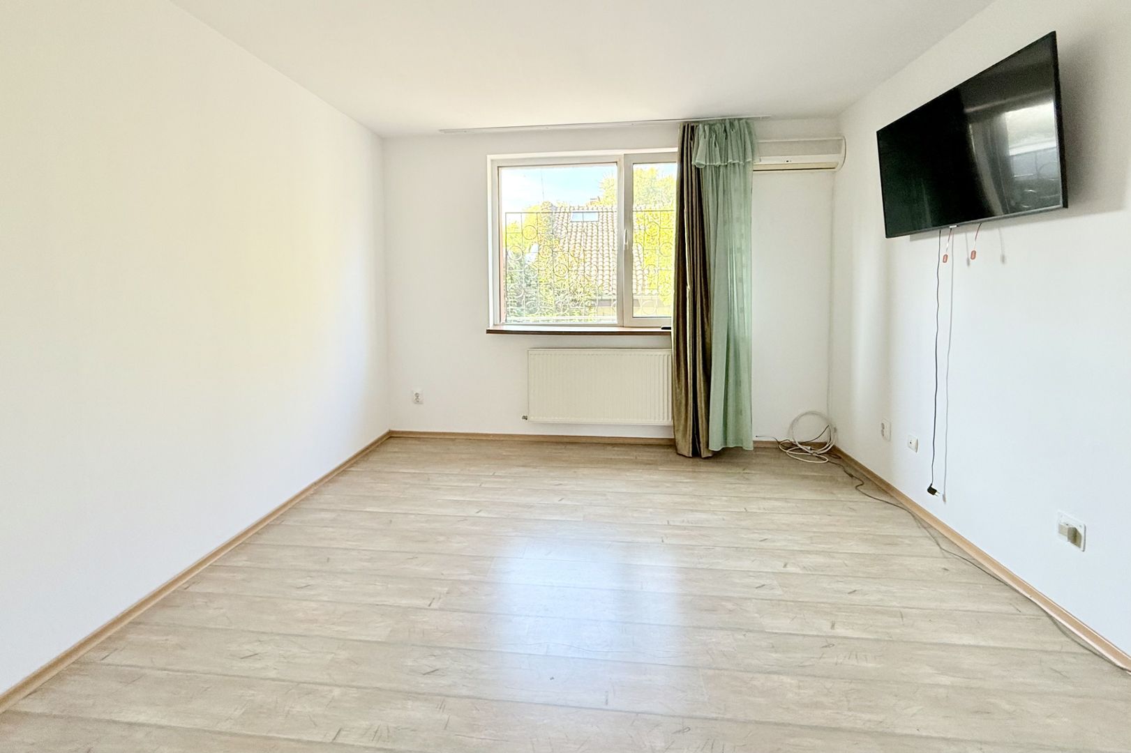 Casă practică, cu curte și parcare, în zona centrală - Parcul Carol - Poză 13