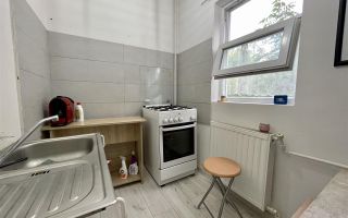 Garsoniera la etajul 1 zona Girocului - Poză 2