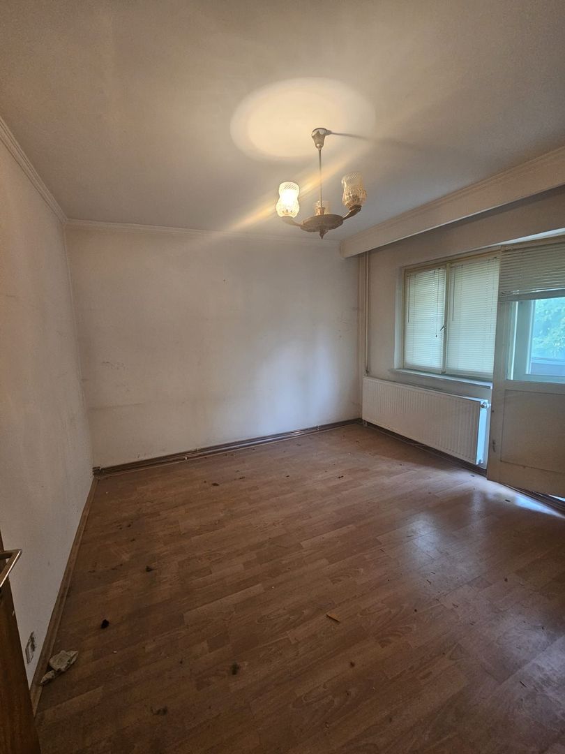 Apartament spațios 3 camere, 2 băi și 2 balcoane – Craiovei, Gh. Doja - Poză 2