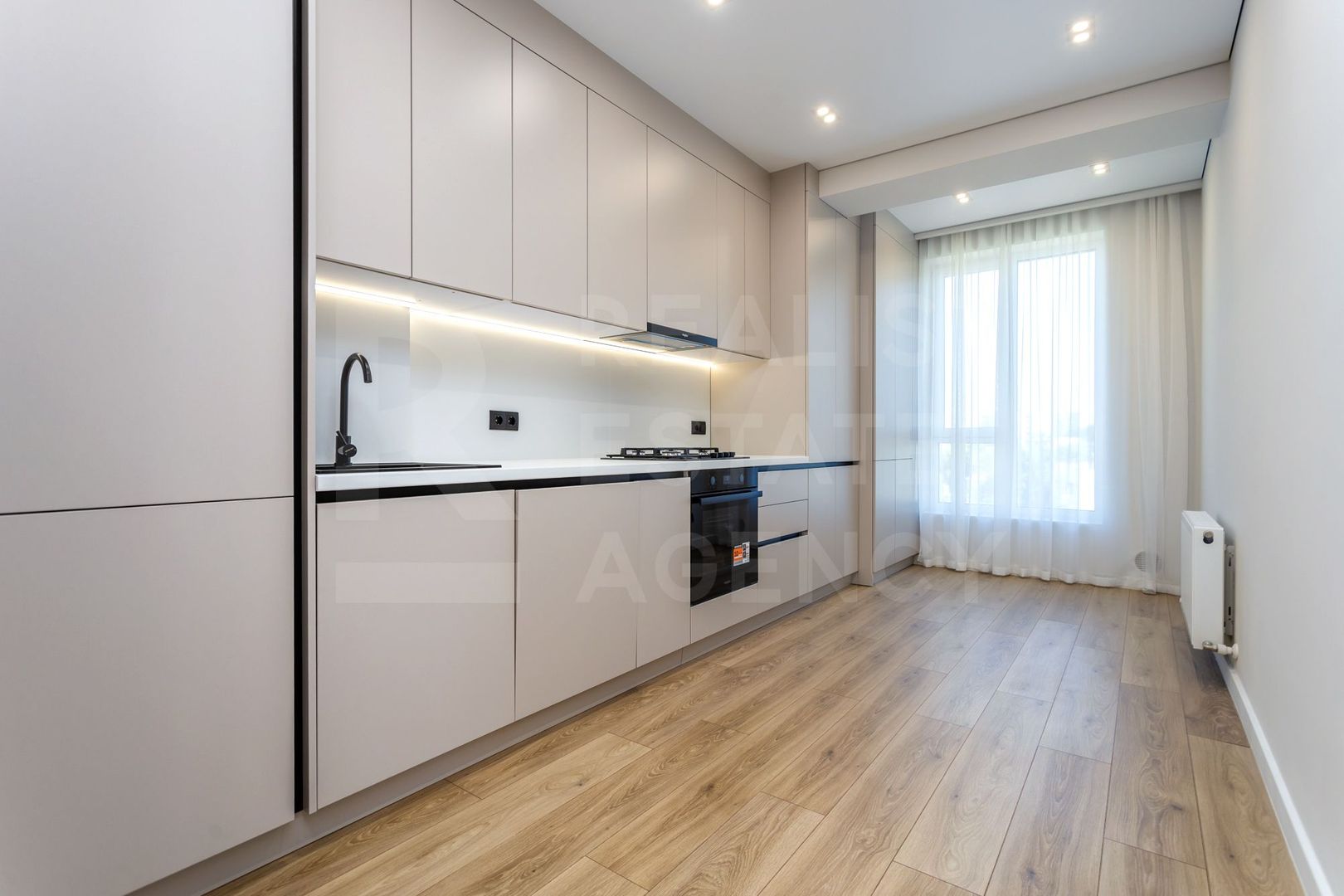 Vânzare, apartament, 3 camere, strada Jubiliară, Botanica - Poză 1