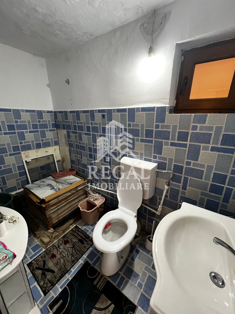 Proprietate cu 2 case și 770 mp teren – vedere spre Castel - Poză 9