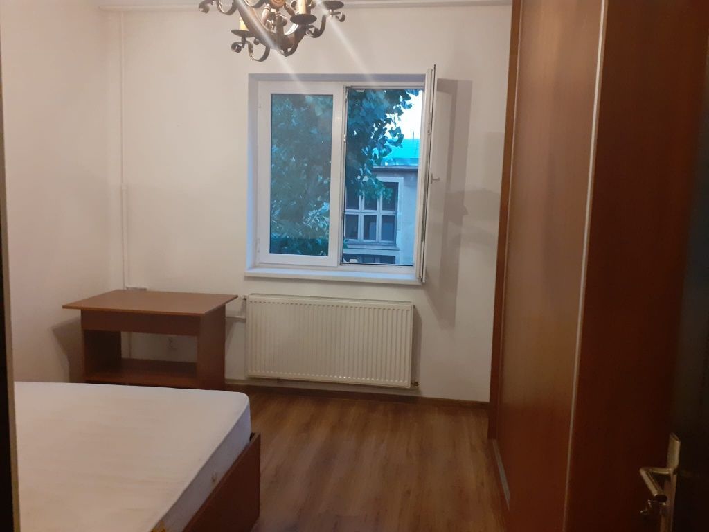 Închiriez apartament cu doua camere - Poză 5