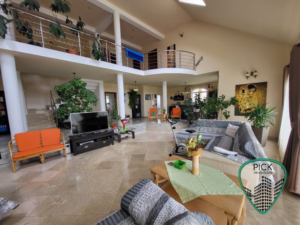 P 1097 - Casă cu 7 camere în jud. Mureș, Sângeaorgiu de Mureș - Poză 1