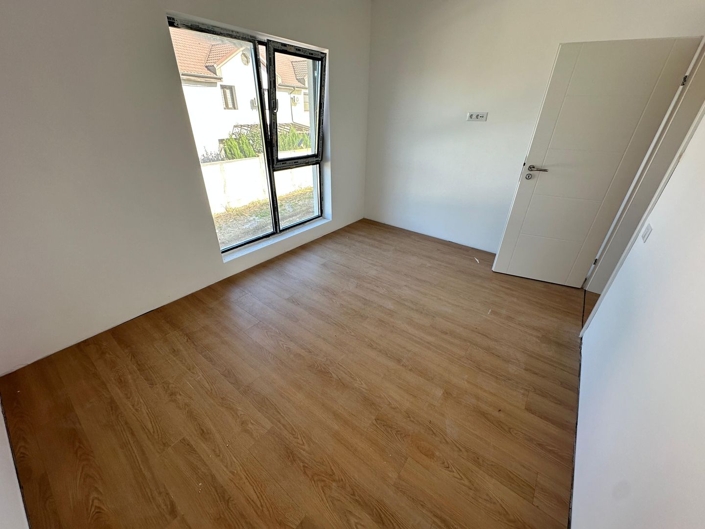CASA SINGULARA- 5 CAMERE, TOATE UTILITATILE, FINISAJE PREMIUM,COMIS 0% - Poză 9