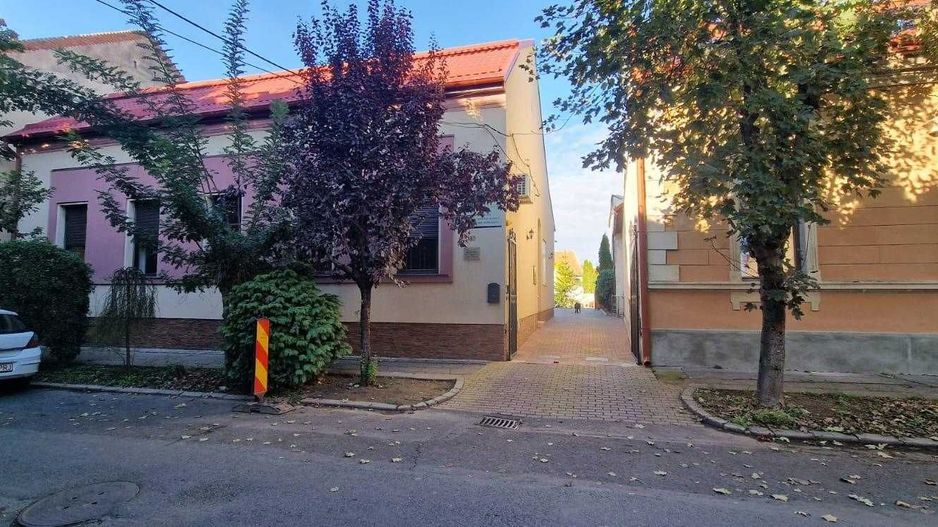 Casa, 308,8mp, situata ultracentral in Satu Mare - Poză 1