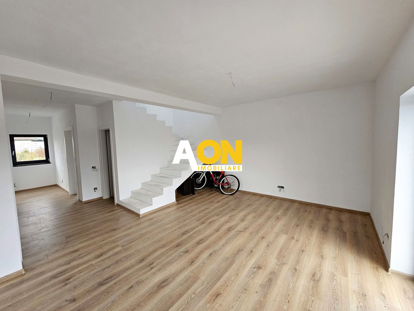 Casa finisata la cheie, 4 camere, 3 bai, 363 mp teren, zona Micesti - Poză 4