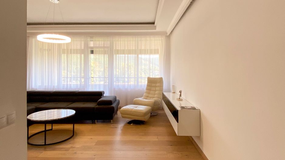 Apartament de lux cu 4 camere la mansardă - Poză 16