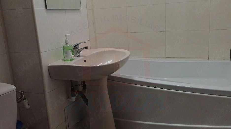De închiriat apartament 2 camere decomandat | Micro 20 | 350 EURO/LUNA - Poză 3