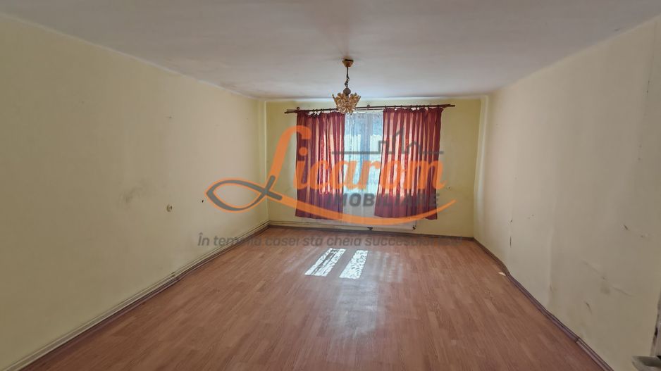 Casa singur in curte zona ZONA ISTORICA langa Seminarul Teologic - Poză 3