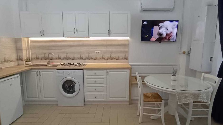Garsonniera de vanzare in Mamaia Nord cu Piscina Exterioara si parcare - Poză 5