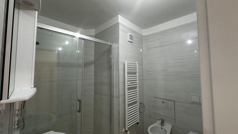 Apartament complet renovat cu 4 camere - Poză 19