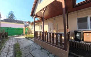 Două case în curte comună, 6 camere + 385 teren - zona semicentrală - Poză 19