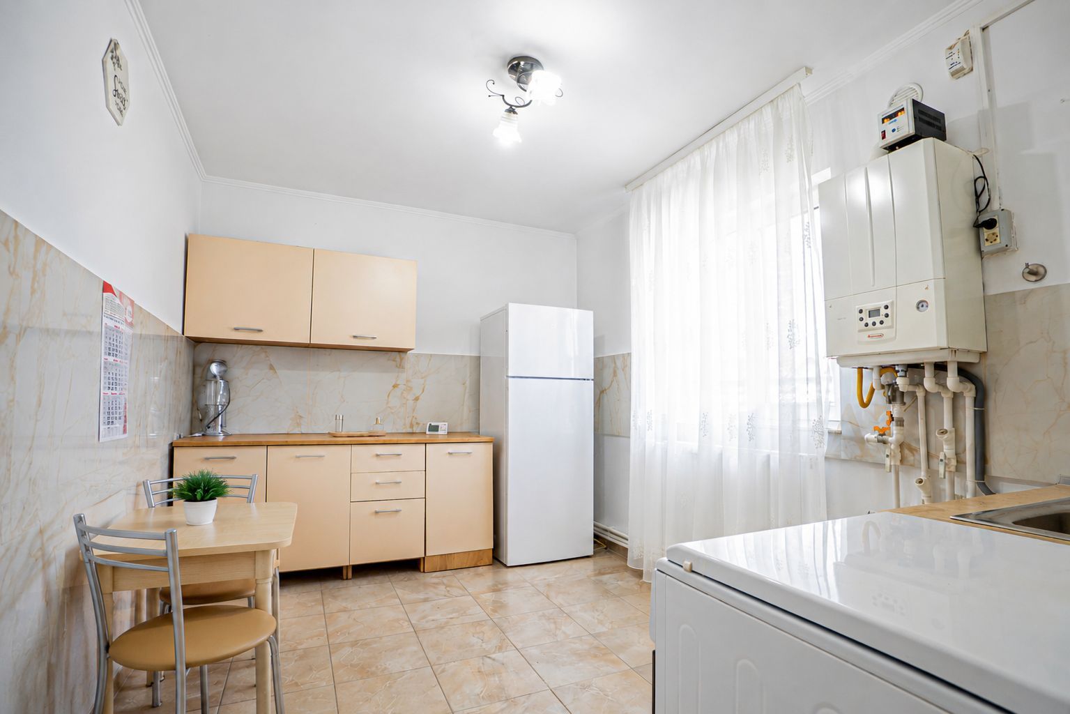 Apartament in vila , Curte  , Garaj - Pod butelii - Poză 7