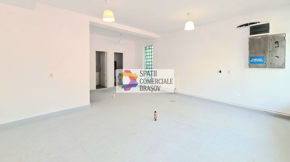 Spatiu comercial de închiriat cu 380v Brasov - 82 mp # spatii-comerciale-brasov - Poză 2