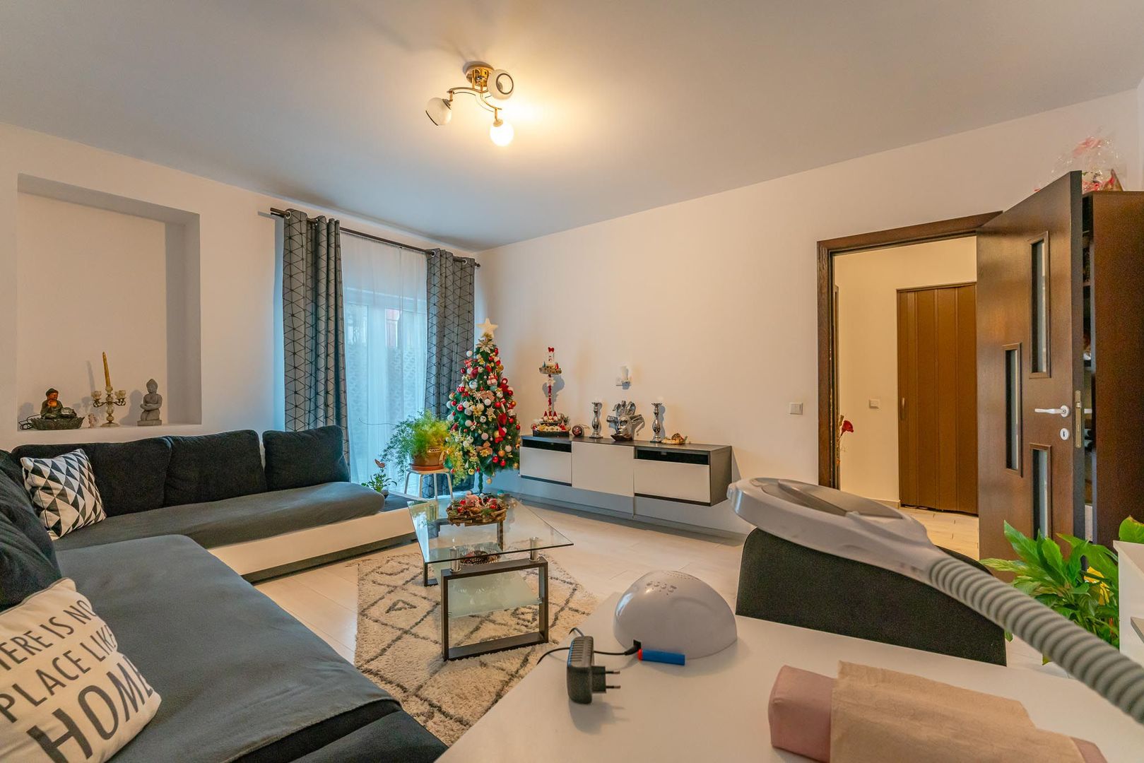 Apartament 2 camere, cu terasă și facilități locale aproape - Poză 3