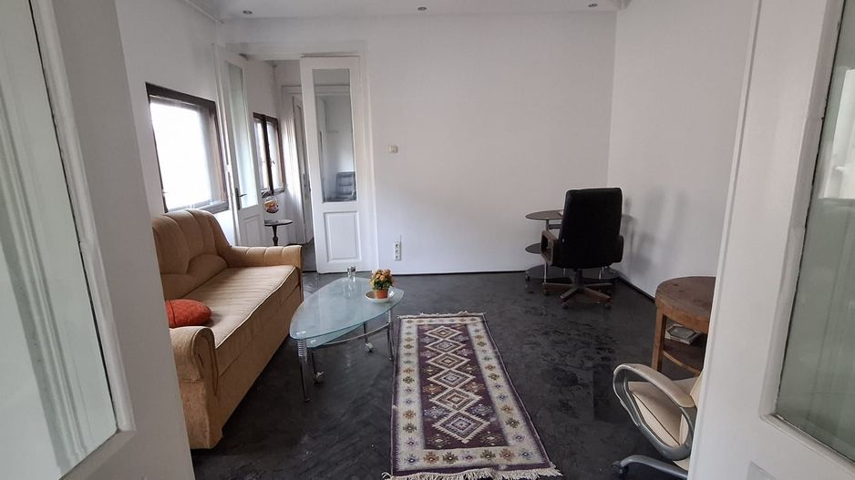 Se vinde etajul 1 si mansarda | Vile interbelica | 13 Septembrie - Poză 25