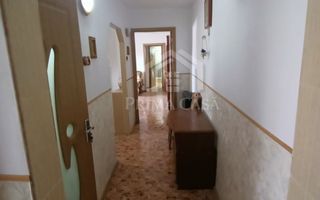 Apartament cu 3 camere zona Pod etaj 2 din 4 confort 1 cu imbunatatiri - Poză 2