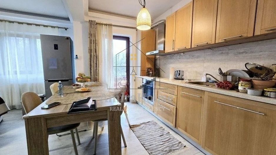 Apartament 4 camere, 90 mp, parcare, finisat, cartier Europa - Poză 2