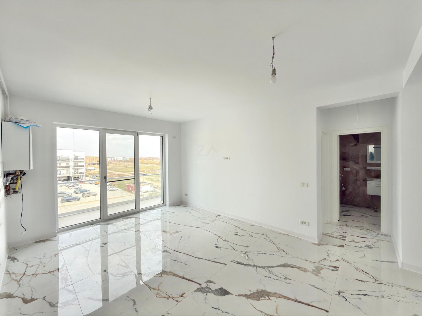 Bloc finalizat. Spatiu de depozitare. Loc de parcare. Clima - Poză 1