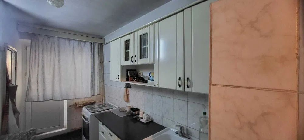 3 camere, decomandat, 2 bai, etaj 7/10,  Micro 18 - Poză 1