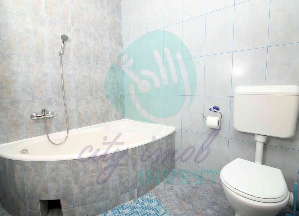 Vila cu 24 de camere cu priveliste superba ideal investitie in PREDEAL - Poză 15