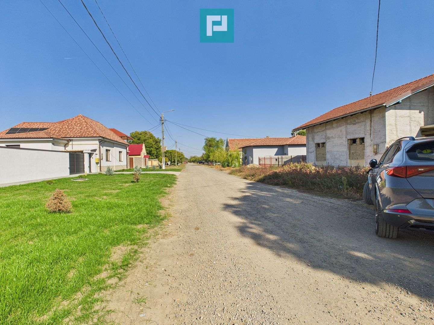 Casă la roșu cu 4 camere de vânzare - Poză 2