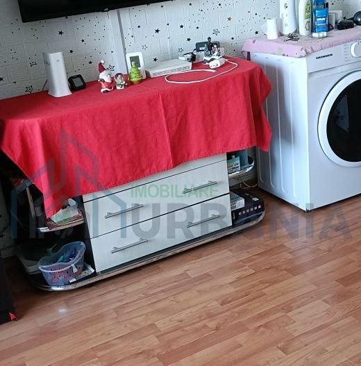 vând cameră vizavi de Kaufland Nicolina 2 - Poză 1