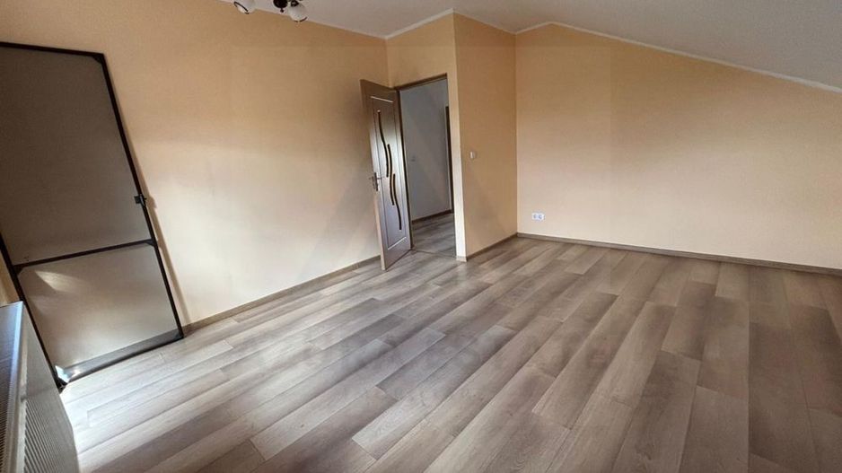 Casa 3 dormitoare curte de 300 mp utili garaj deschis Calea Surii Mici - Poză 6