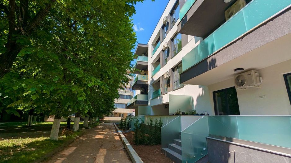 Apartament in bloc nou, 2 camere, terasa + curte - Eorii Revolutiei - Poză 8