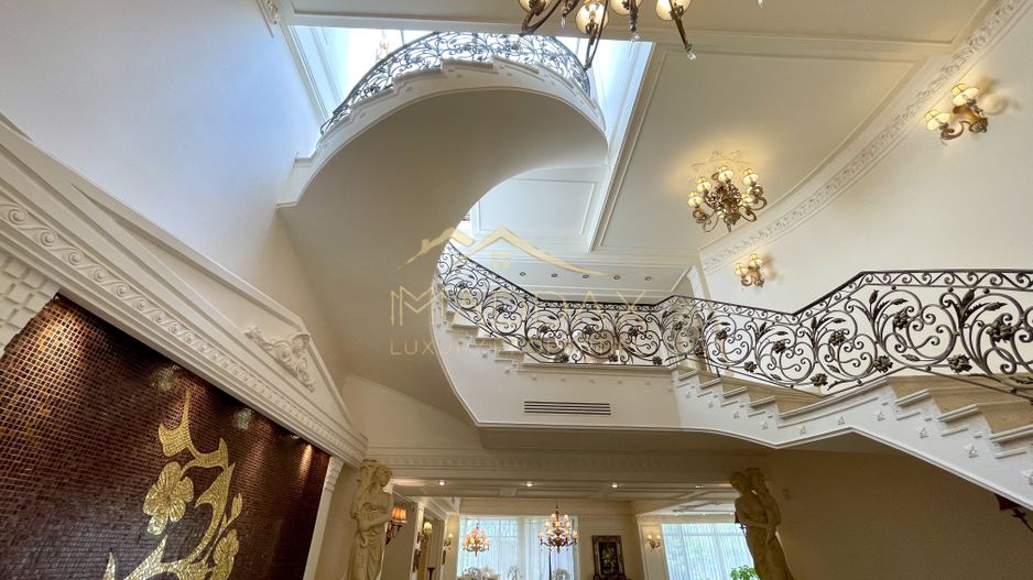 Impressive Villa *1500 SQM usable* 2613 SQM land / Open to the lake - Poză 24