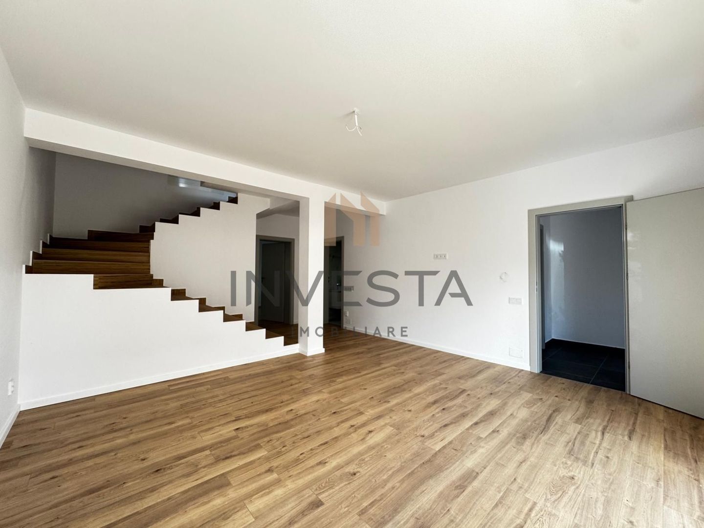 Casa tip duplex de vanzare, constructie noua, strada privata, Floresti - Poză 7