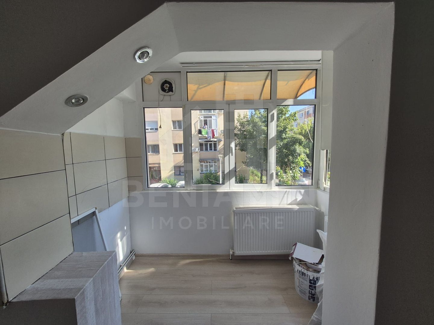 2 Camere decomandat etaj 1 49mp 1 Mai Centrala AC - Poză 4