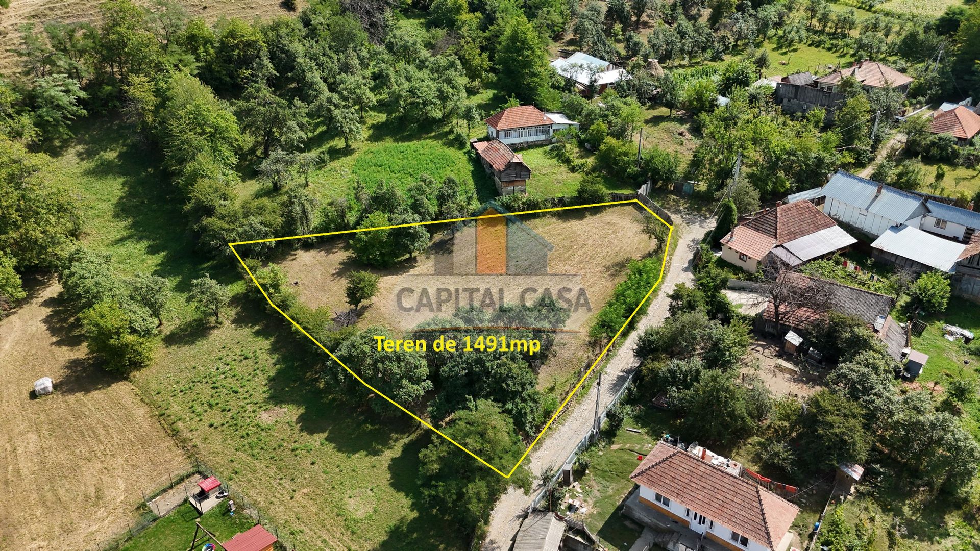 Teren de Vanzare in Plopu - Darmanesti, cu toate utilitatile - Poză 1