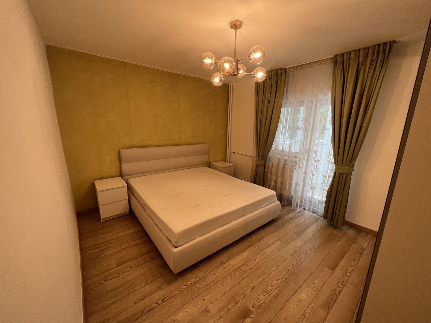 Apartament Lux 4 camere metrou loc parcare - Poză 11