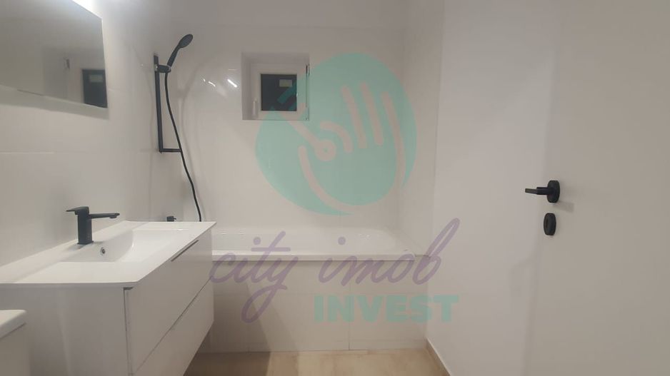 3 camere decomandate langa METROU - Poză 2