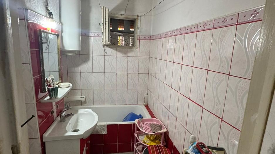 Apartament central 2 camere, parter, garaj inclus - Poză 6