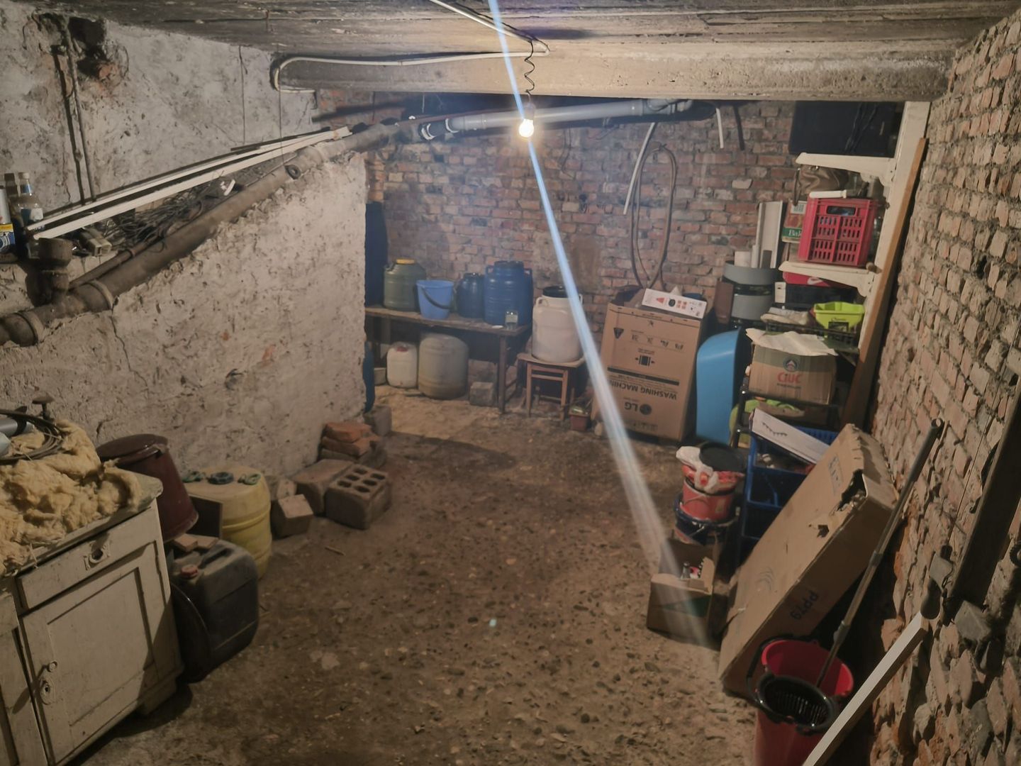 Casa singur in curte zona Astra - Poză 20