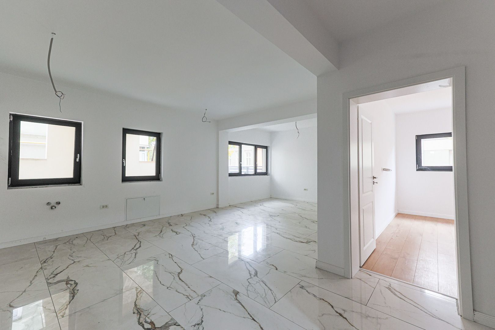 VÂNDUT! Apartament 2 camere, imobil nou, parcare inclusă - Poză 8
